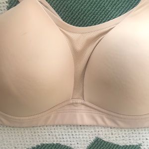 Comfortable shoulder cushion padded front